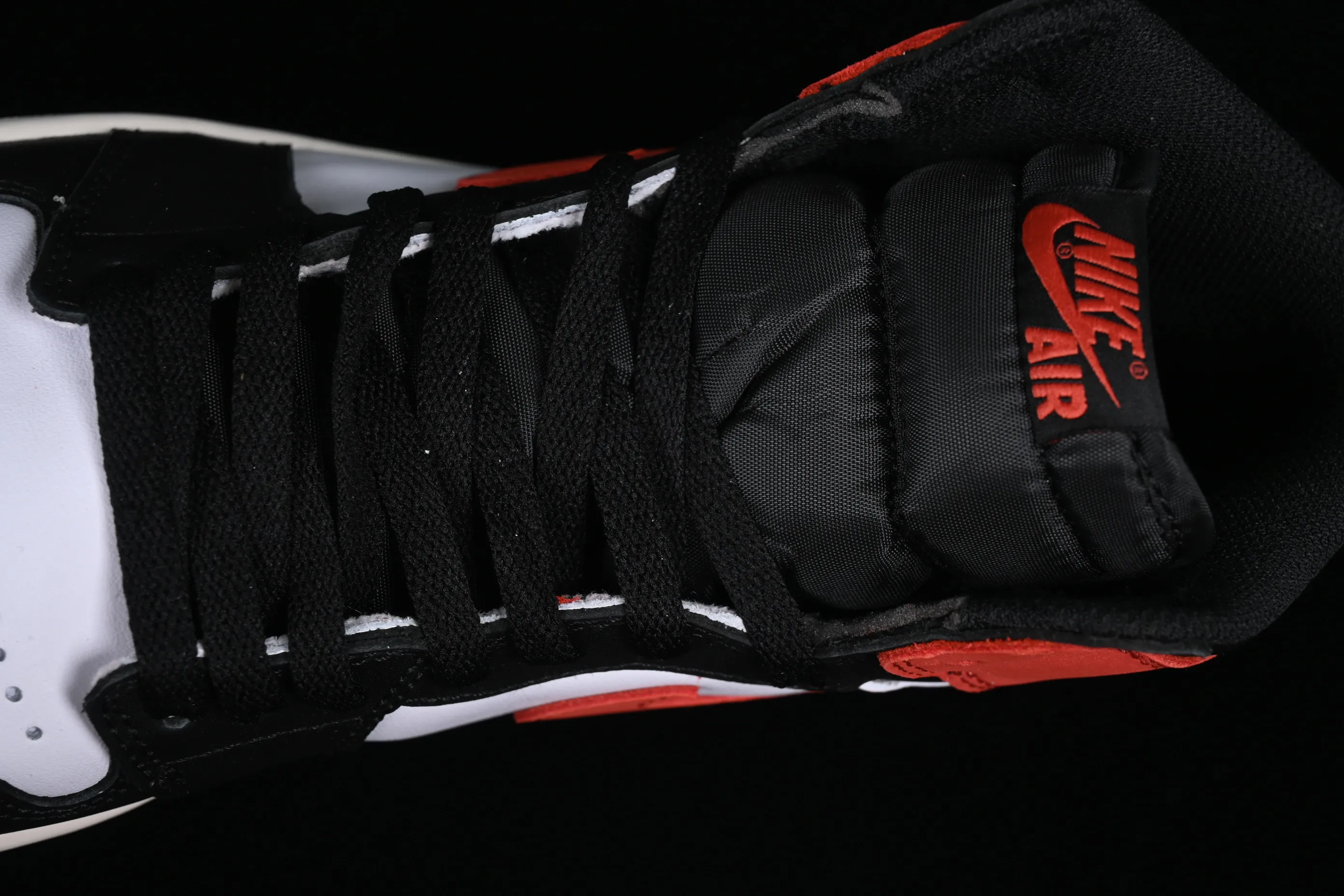 All Categories Air Jordan Jordan Series Basketball Shoes Air Jordan 1 High Air Jordan 1 Retro High OG Black and White Red Toe Six Crown Poker Basketball Shoes 555088-112